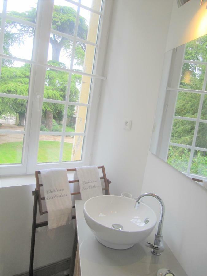 Bed & Breakfast Chateau Les Cedres Bretteville-l'Orgueilleuse Екстериор снимка