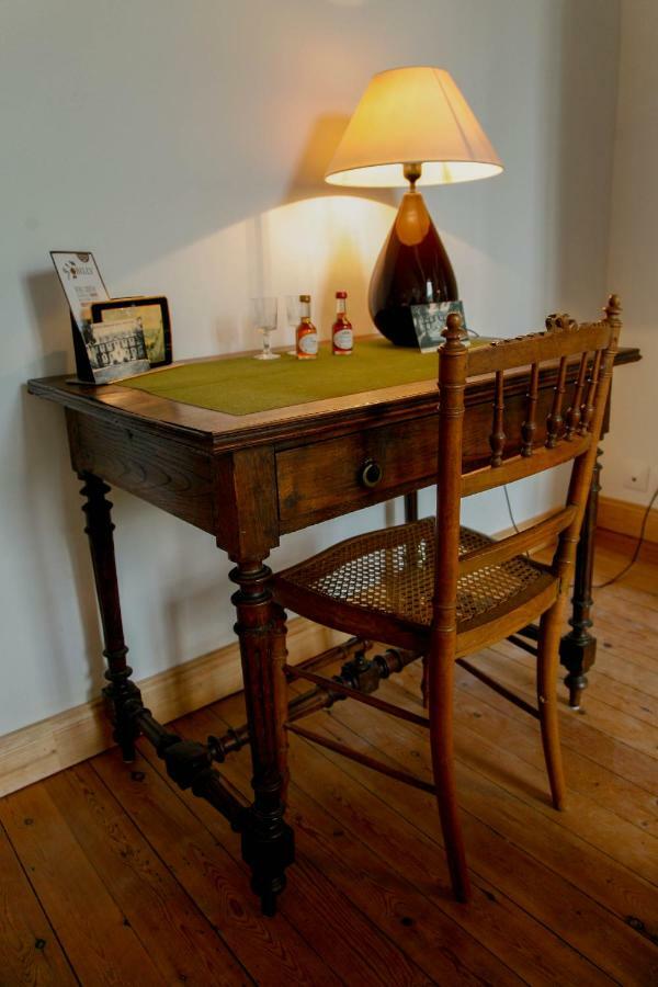 Bed & Breakfast Chateau Les Cedres Bretteville-l'Orgueilleuse Екстериор снимка