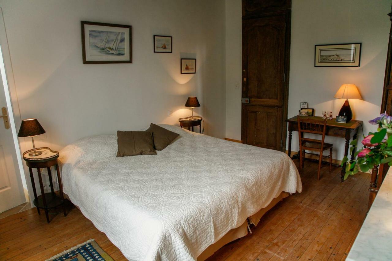 Bed & Breakfast Chateau Les Cedres Bretteville-l'Orgueilleuse Екстериор снимка