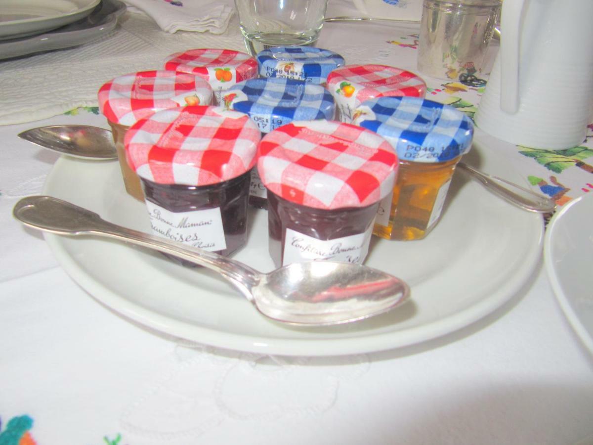 Bed & Breakfast Chateau Les Cedres Bretteville-l'Orgueilleuse Екстериор снимка